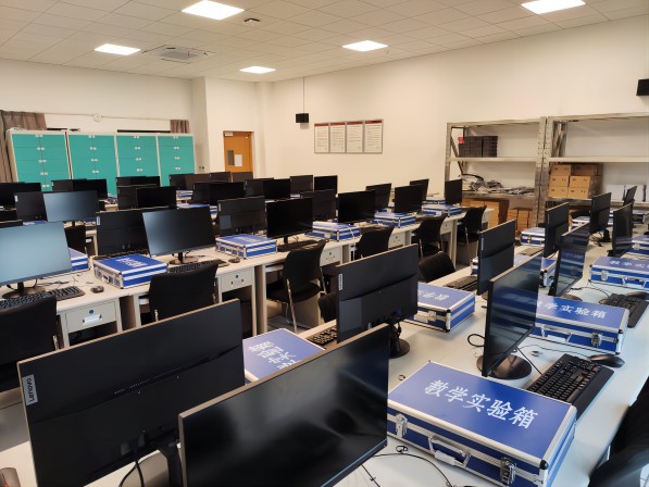 四川吉利學(xué)院單片機(jī)應(yīng)用開發(fā)實(shí)驗(yàn)室整體交付